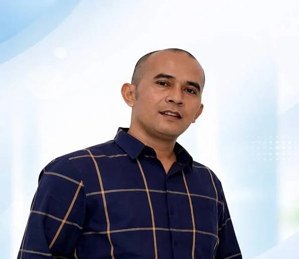 Muhammad Adenin, M. Kom