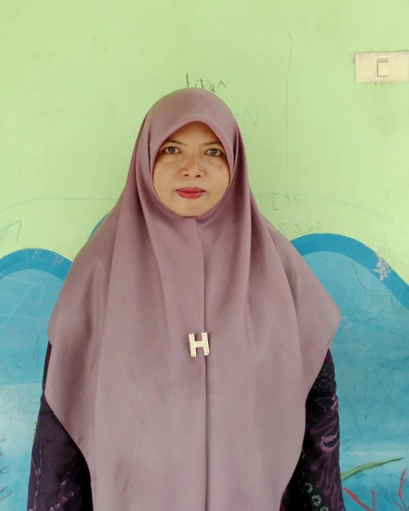 Erliani Parinduri, S.Pd